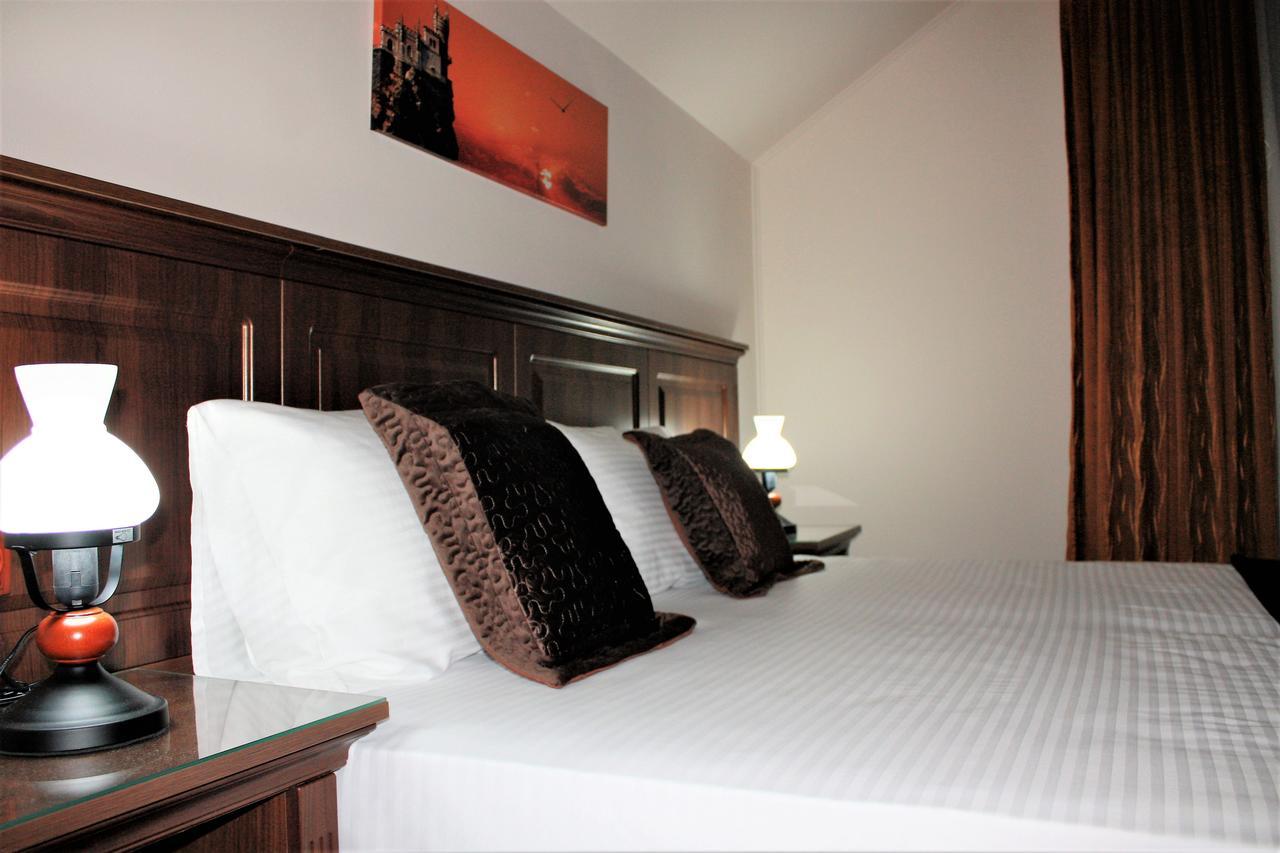 Silva House Hotel Deva Eksteriør billede